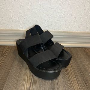 Black platform shoes size 7